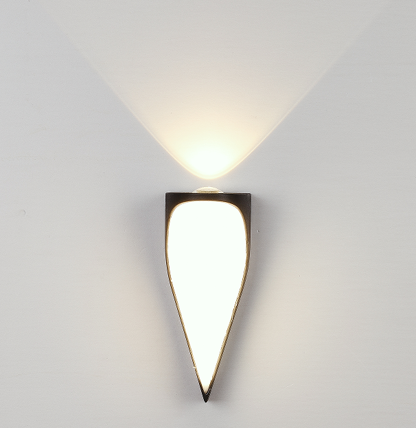 SU-258 OUTDOOR WALL LAMP