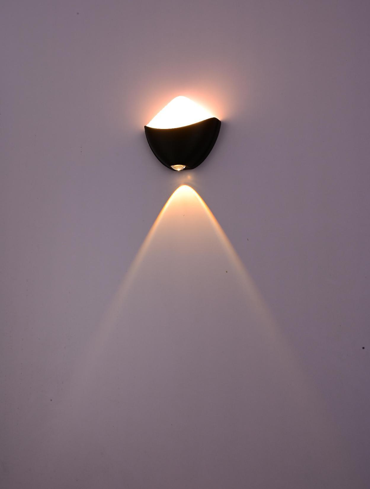 SU-AL-01 OUTDOOR WALL LAMP
