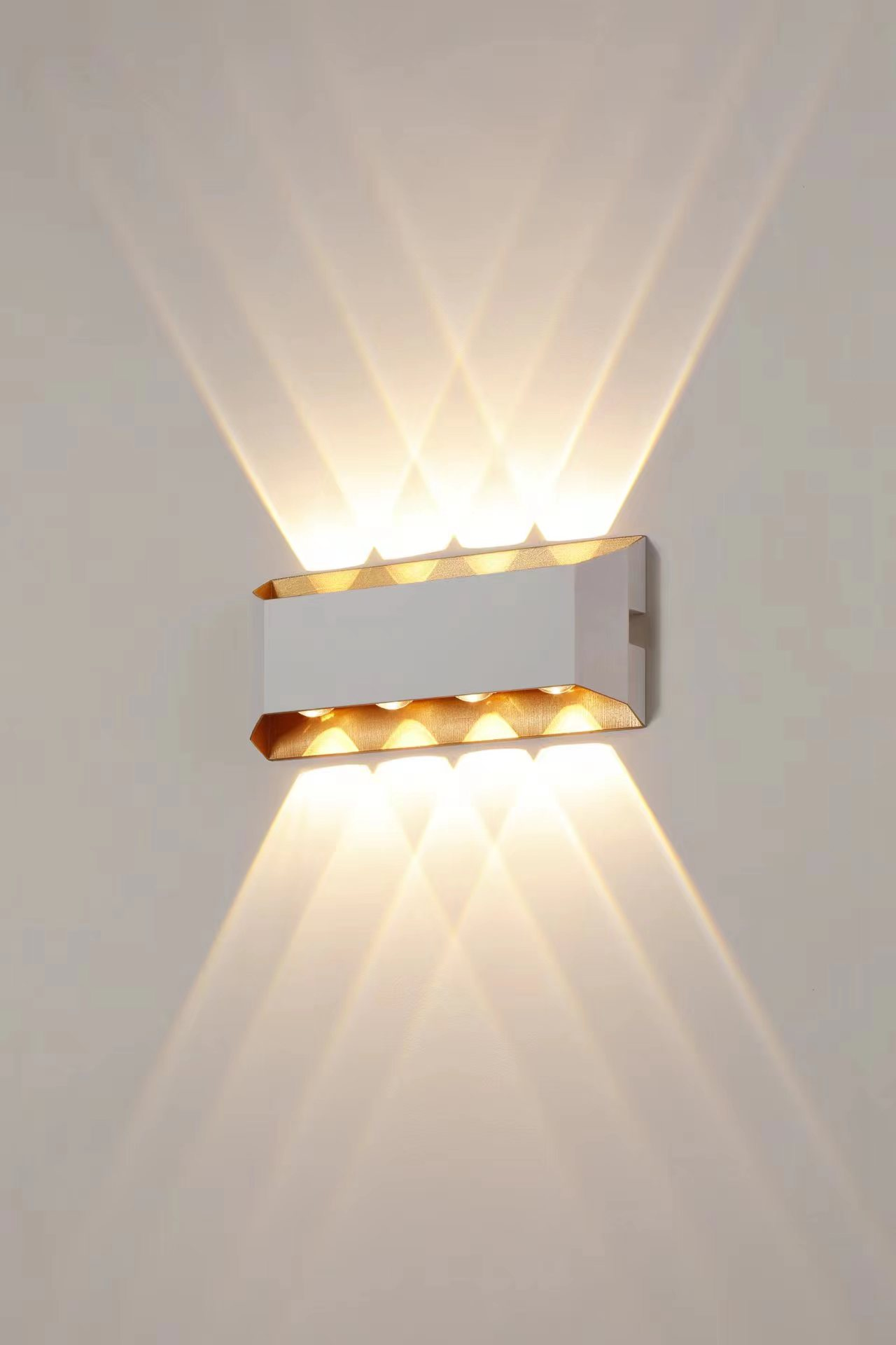 SU-AL-80 OUTDOOR WALL LAMP